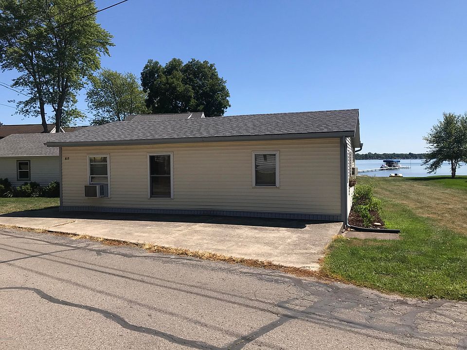 2nd image of 615 Pearl Beach Rd