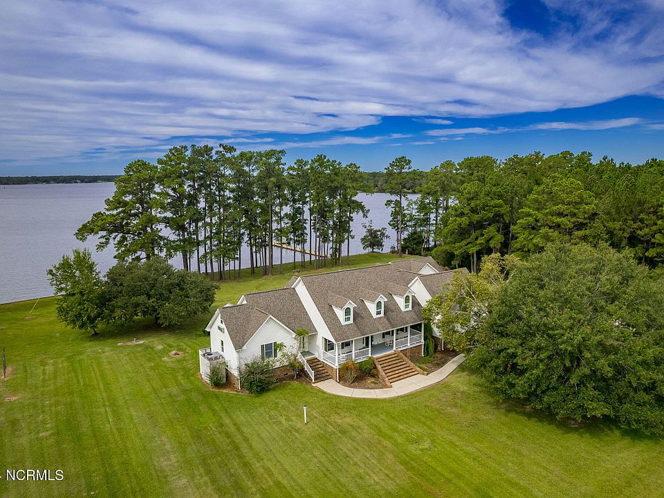 1st image of 300 Carraway Mcintyre Lane