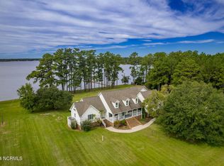 300 Carraway McIntyre Ln, Beaufort, NC 28516