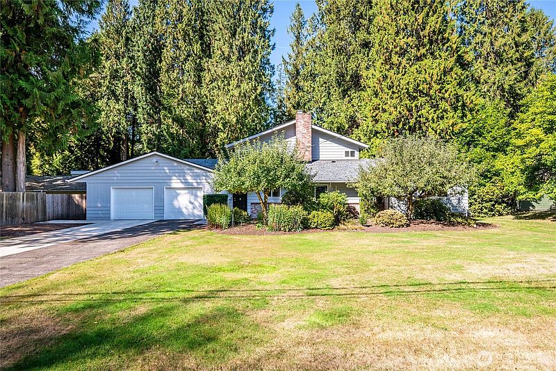 3rd image of 2949 Laurel Road