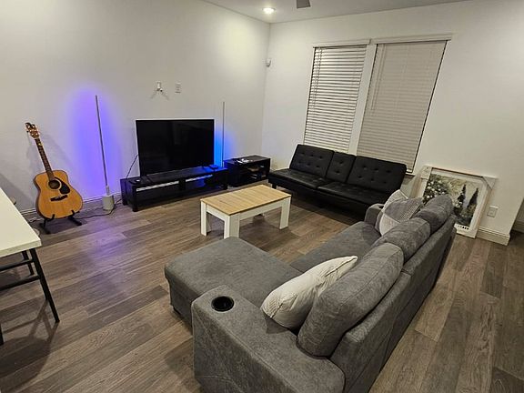 4th image of 4336 Hopewell St