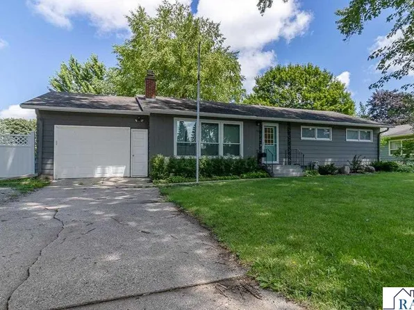 234 15th St SW, Owatonna, MN 55060