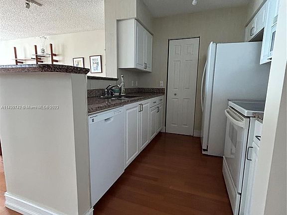 5th image of 1155 Brickell Bay Dr APT 1206