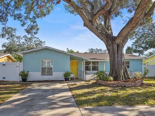 2209 Gladys St, Largo, FL 33774