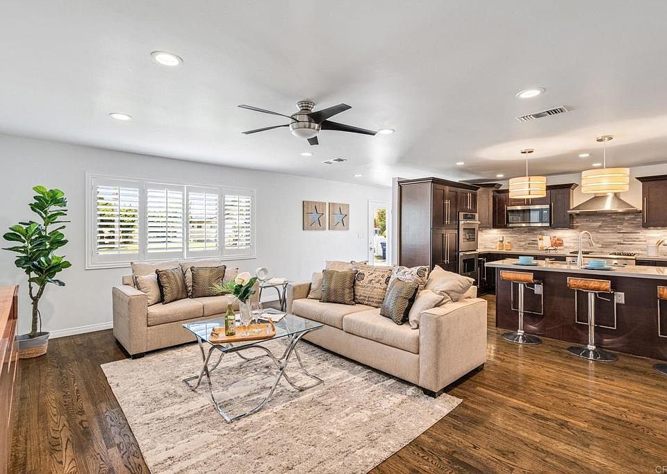 1st image of 731 Iris Ave