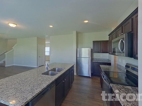 4th image of 1044 Hudson Ct
