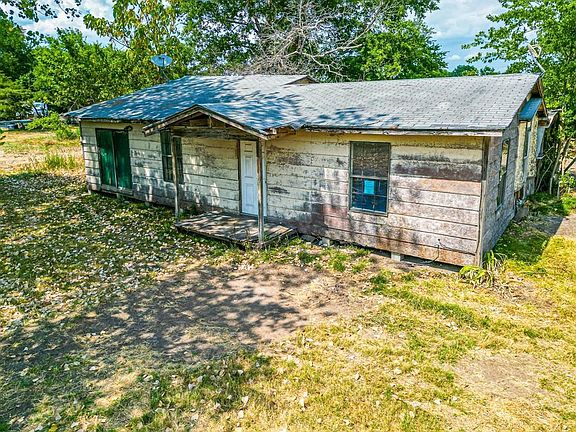 2nd image of 527 SE County Road 3015