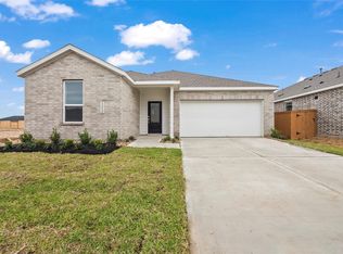 1951 Stargazer Ln, Angleton, TX 77515