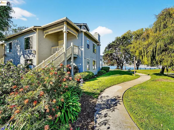 162 Lakeshore Ct, Richmond, CA 94804