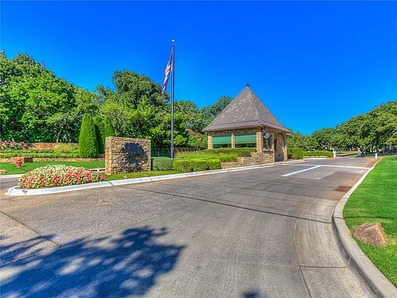 4th image of 6208 Gold Cypress Dr