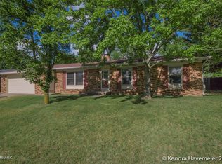 4888 Cedar Ridge Dr NE, Grand Rapids, MI 49525