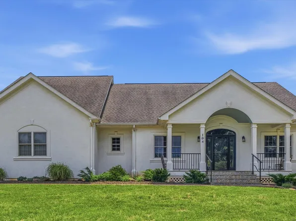 104 Pointe O Woods Dr, Huddleston, VA 24104