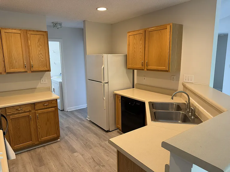 714 Thornbird Cir — Photo 5