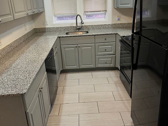 5th image of 4044 W Belle Pl #1B