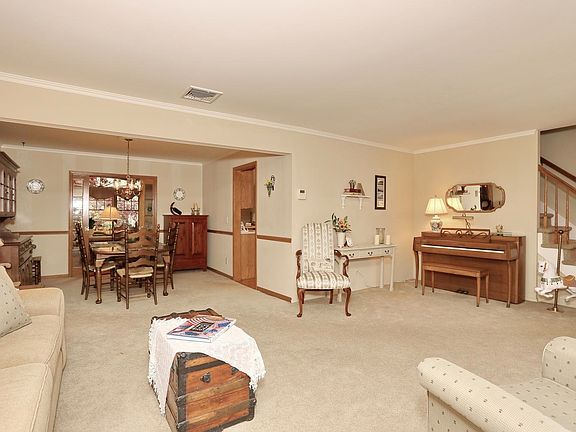 4th image of 756 Janice Ct