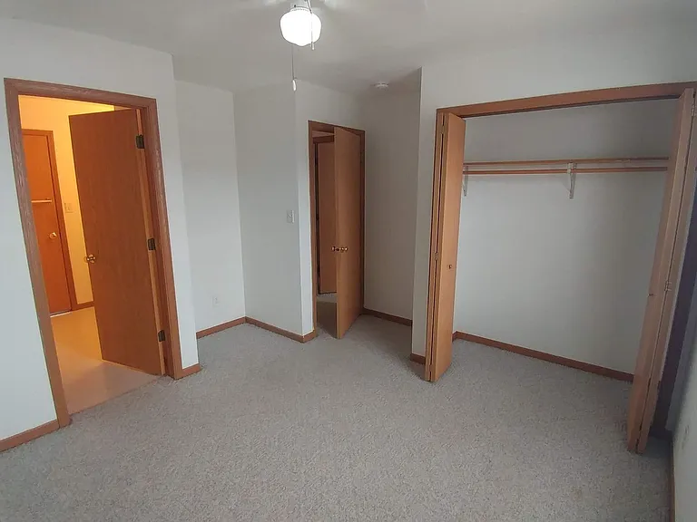 951 Fotis Dr — Photo 8