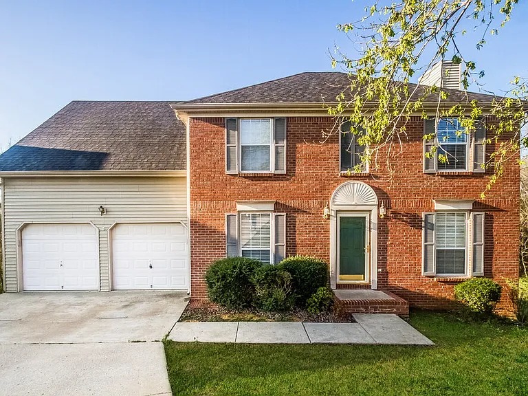 1215 Cedarbend Dr — Photo 1