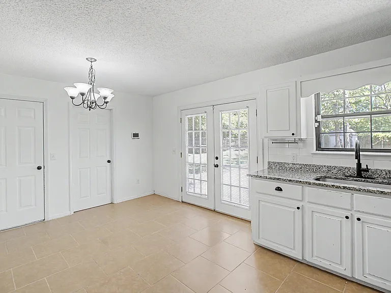 219 Kevin Rd — Photo 7