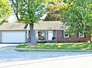 9413 Antioch Rd, Overland Park, KS 66212