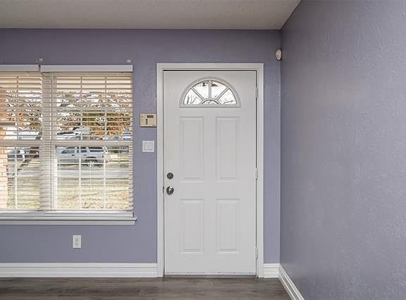 3rd image of 732 Lisa Ln
