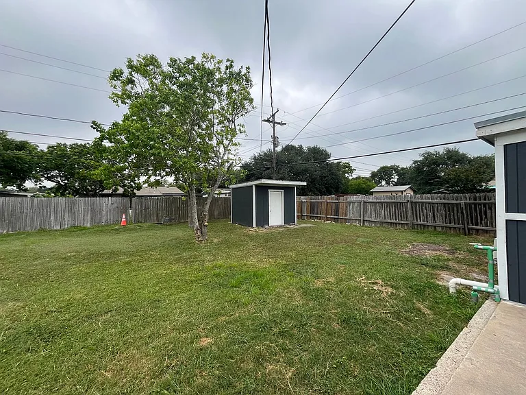 4801 Lansdown Dr — Photo 22