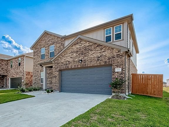 3rd image of 5811 Capri Forest Dr