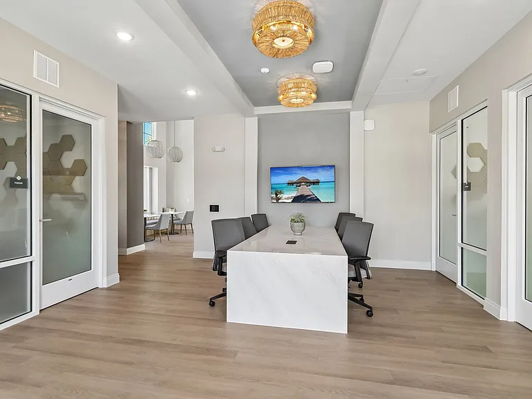 Velara Luxury Apartments — Photo 106