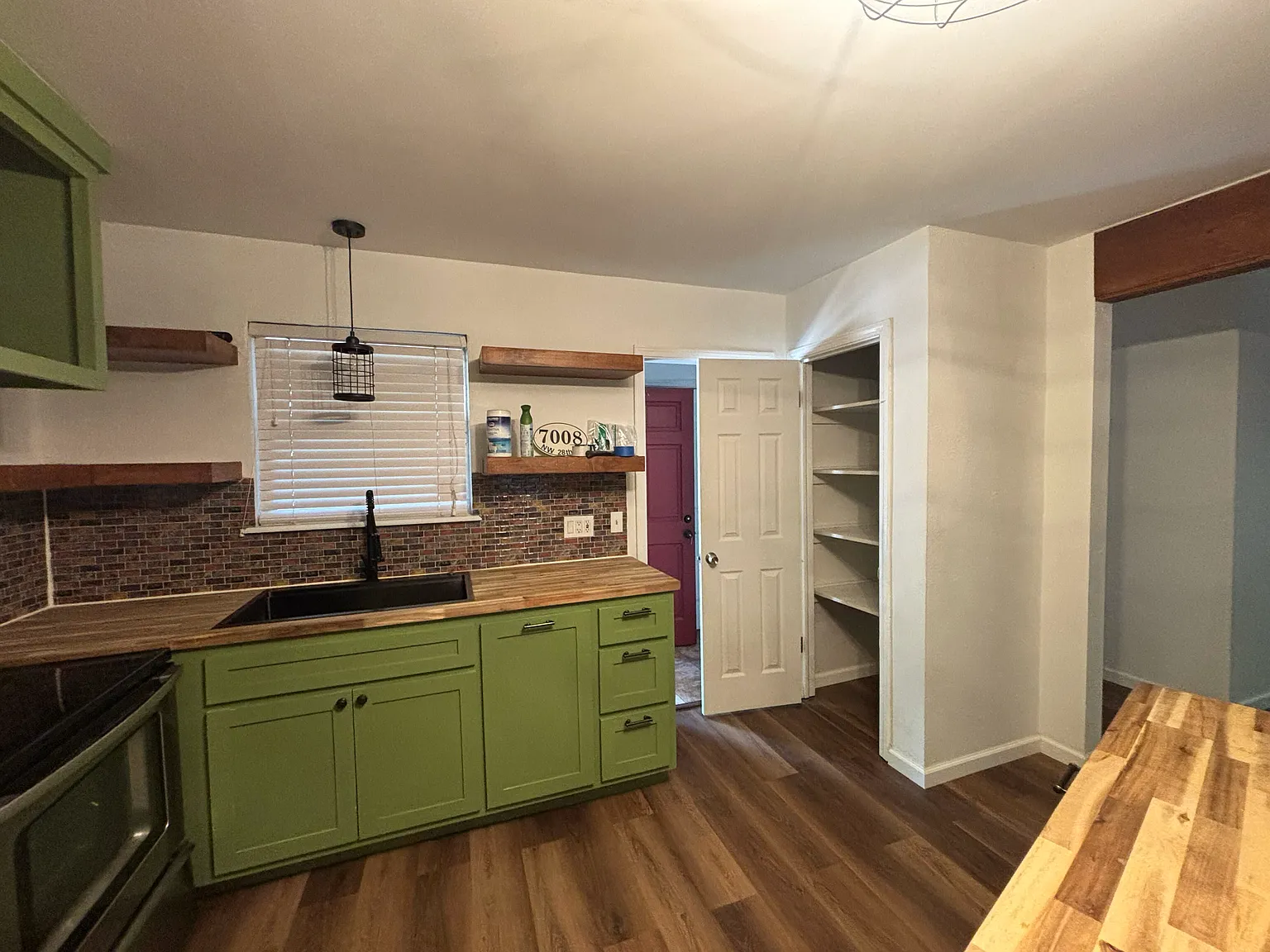 3 bed, 1233 sqft, $1,500 — Photo 1
