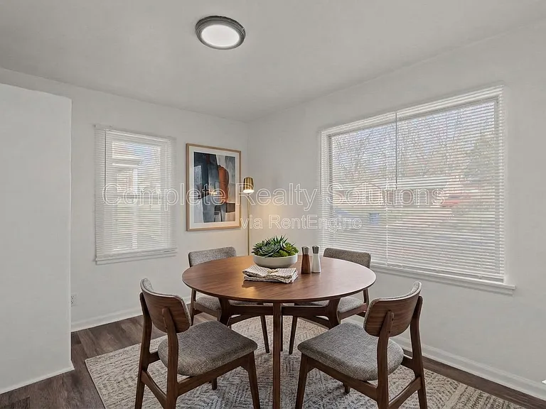 9823 Winkler Dr — Photo 3