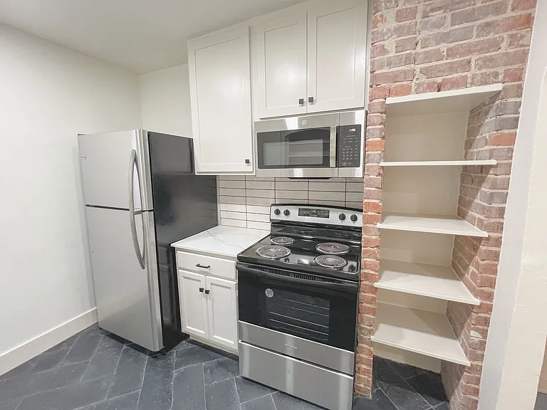 2544 NW 21st St — Photo 11