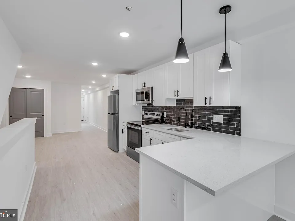 2314 N Sydenham St #1