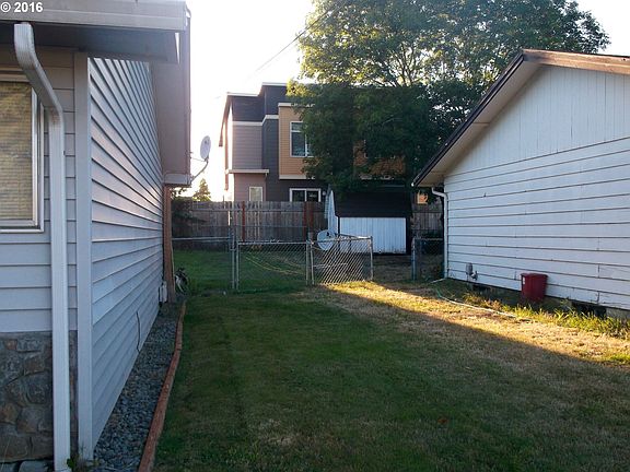 2nd image of 512 NE 106th Ave