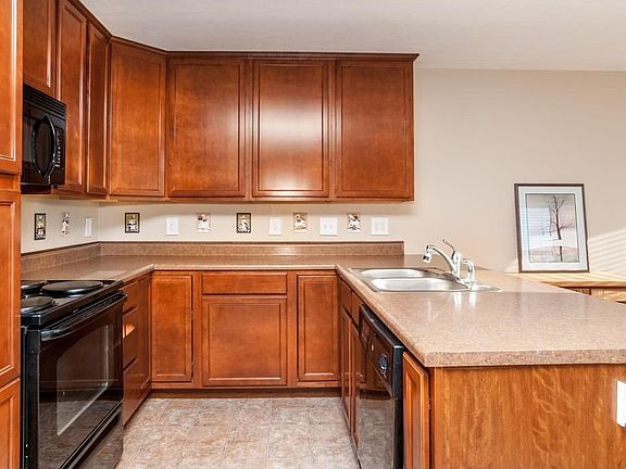 4th image of 4044 Blue Springs Dr