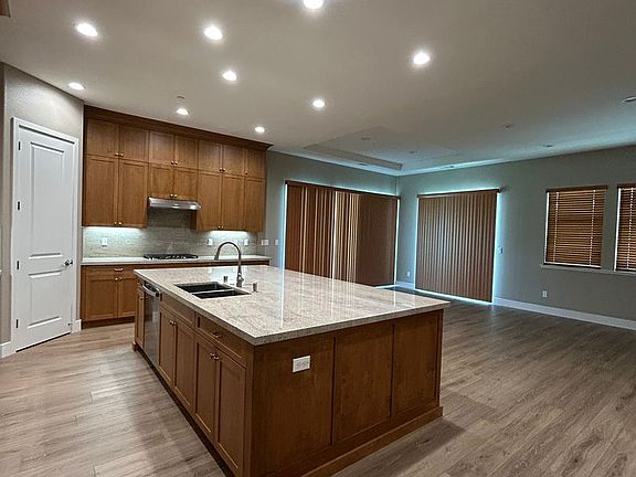 3rd image of 2130 Red Oak Dr