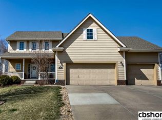 15072 Taylor St, Omaha, NE 68116