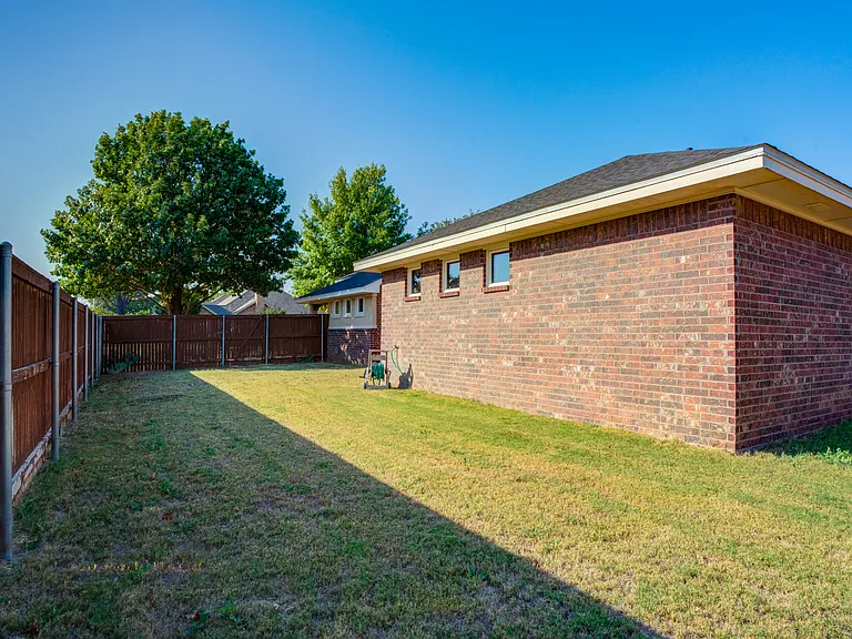 4802 Amherst St — Photo 37
