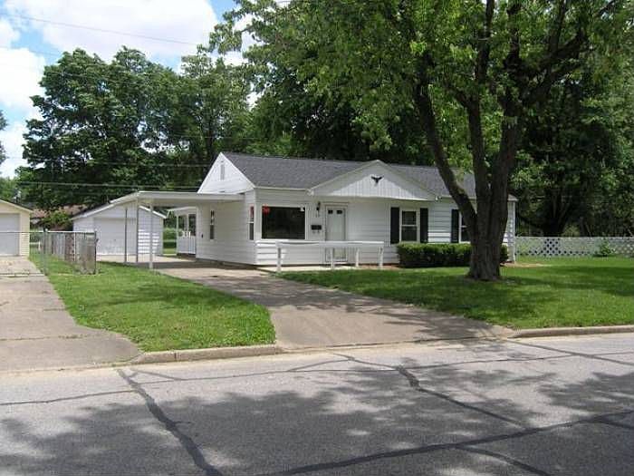 1007 N Villa