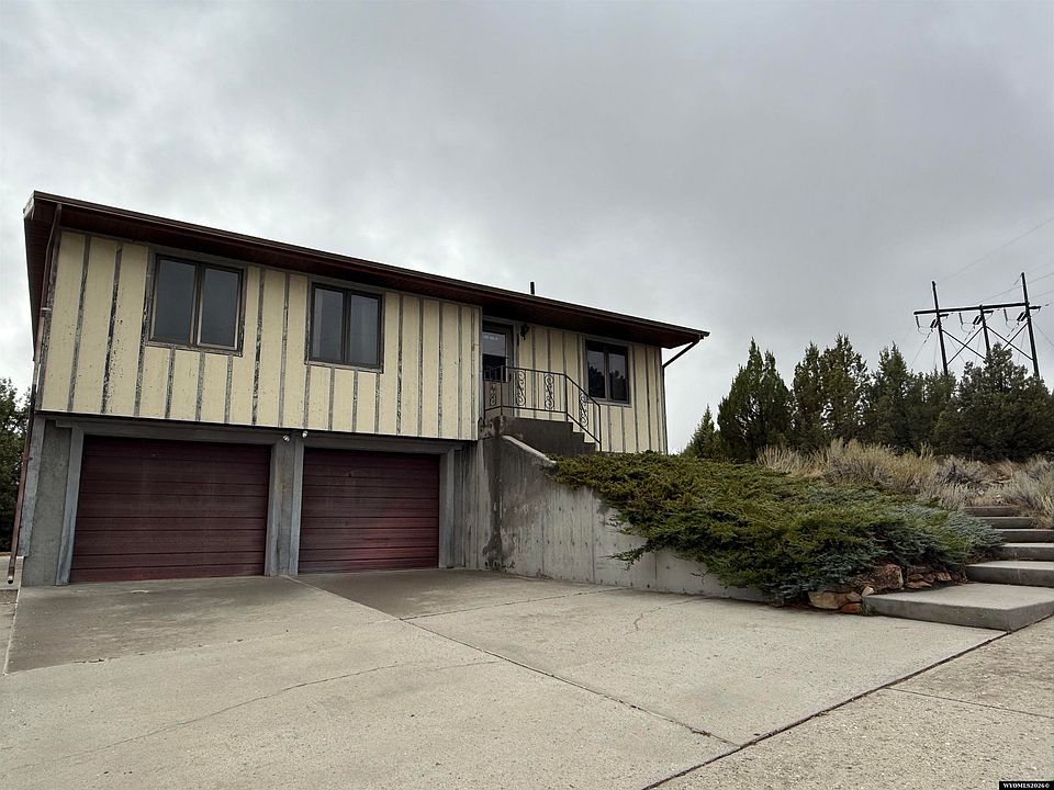 1st image of 137 Cedar Ridge Dr