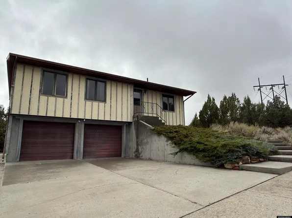 137 Cedar Ridge Dr, Thermopolis, WY 82443