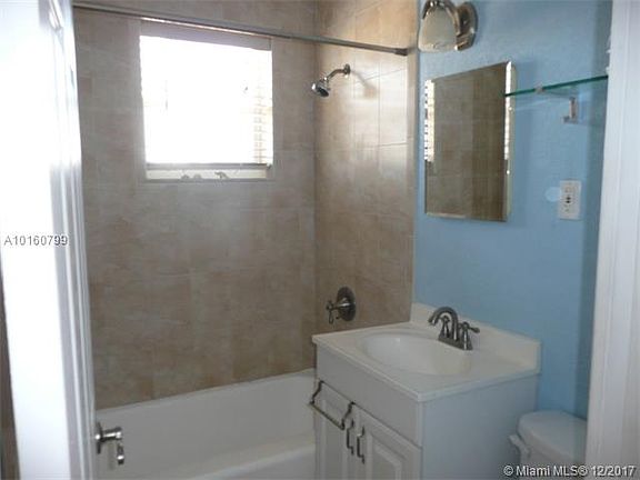 3rd image of 1639 N Treasure Dr #D2