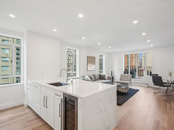 25 Central Park W APT 20G, New York, NY 10023