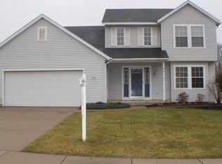 6912 Petersen Valley Dr NE, Rockford, MI 49341