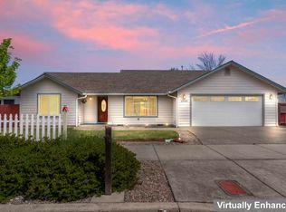 2550 SW Elmer Nelson Ln, Grants Pass, OR 97527