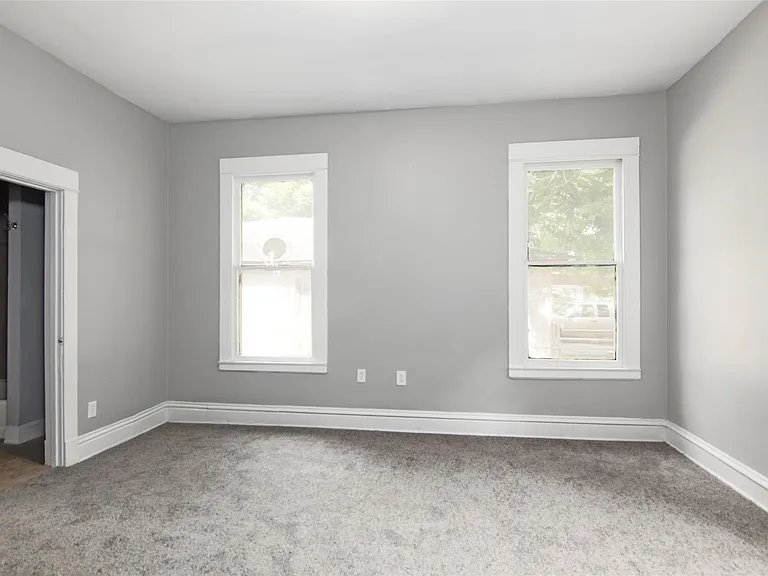 3220 Melbourne St — Photo 9