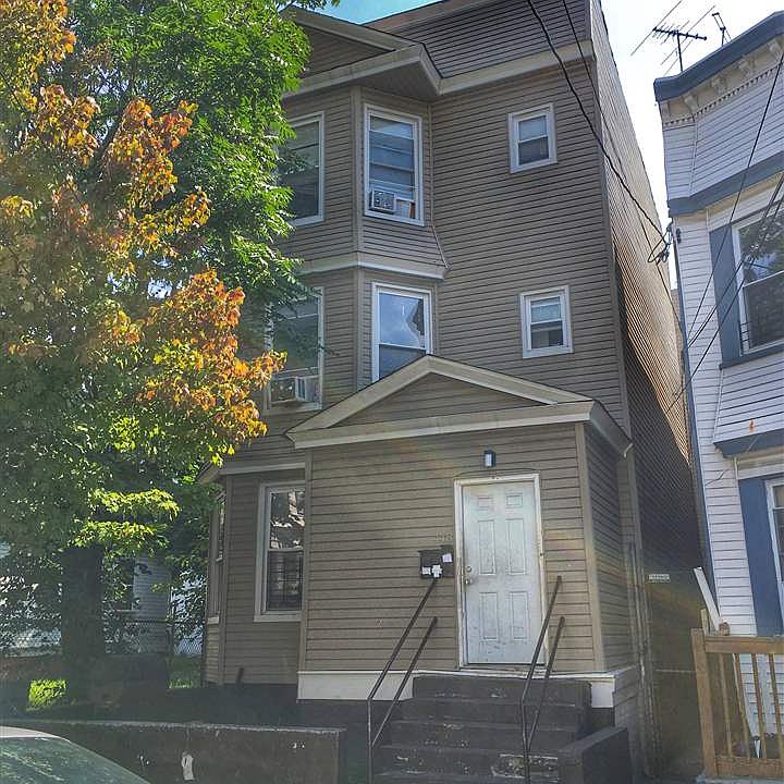 2nd image of 448 Avon Ave