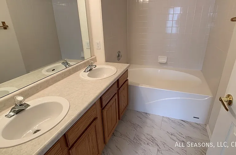 3790 Strawberry Field Grv #D — Photo 8
