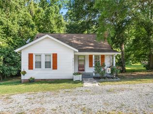 1030 Sandy Cross Rd, Burlington, NC 27217