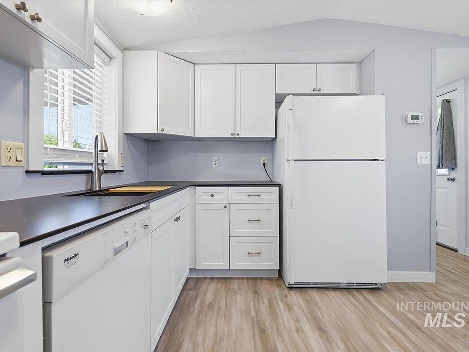 1st image of 5653 N Fairfax Ln