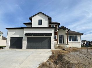 4729 NE Jamestown Dr, Lees Summit, MO 64064