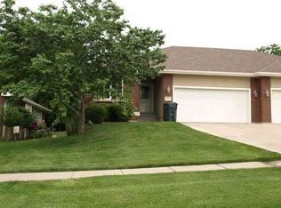 1106 SW Red Oaks Pl, Topeka, KS 66615